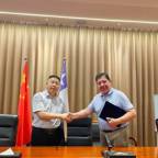 Macer y SGS firman contrato en China.